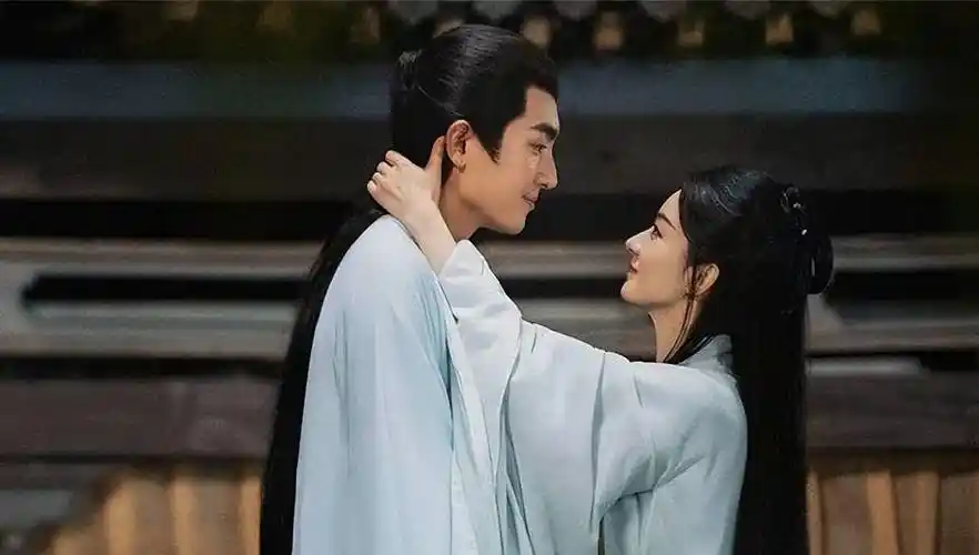 赵丽颖的颜值依然抗打,将她十年前的剧照和现在的照片进行对比,发现