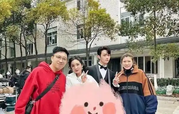 杨幂挽着许凯小鸟依人,同框cp感十足,姐弟恋令人期待_保养_于正_年龄