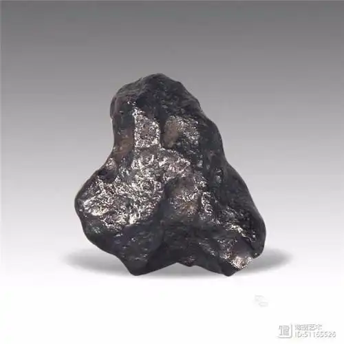 将陨铁表面抛光并用稀的硝酸溶液蚀刻,大多数陨铁上会出现一种特殊的