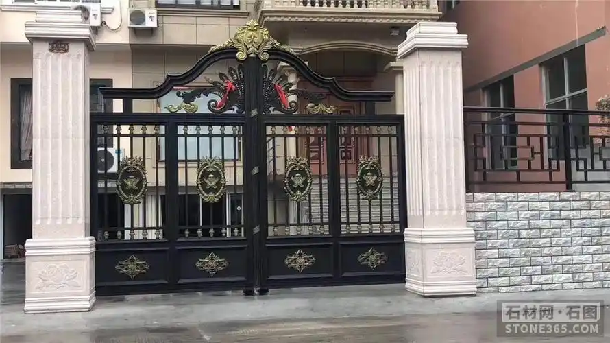 石材网 石材产品 门柱 > 庭院大门柱子开罗马槽图片目前价格:面议