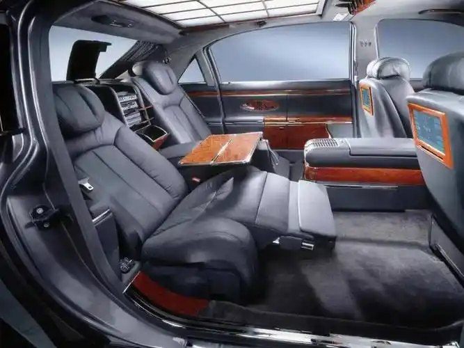 迈巴赫品牌再次复活,基于w220 s600打造的62与57两个版本,悬挂双m车标