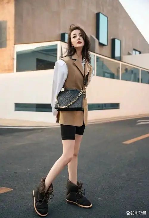 来看看迪丽热巴的秋天穿搭