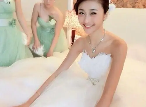 主持人付瑞亭家庭背景个人资料 传与陈冰结婚视频照片遭热搜