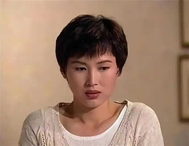 回顾陈秀雯:被老公败光家产不离婚,还和妹妹断交逼得儿子自闭