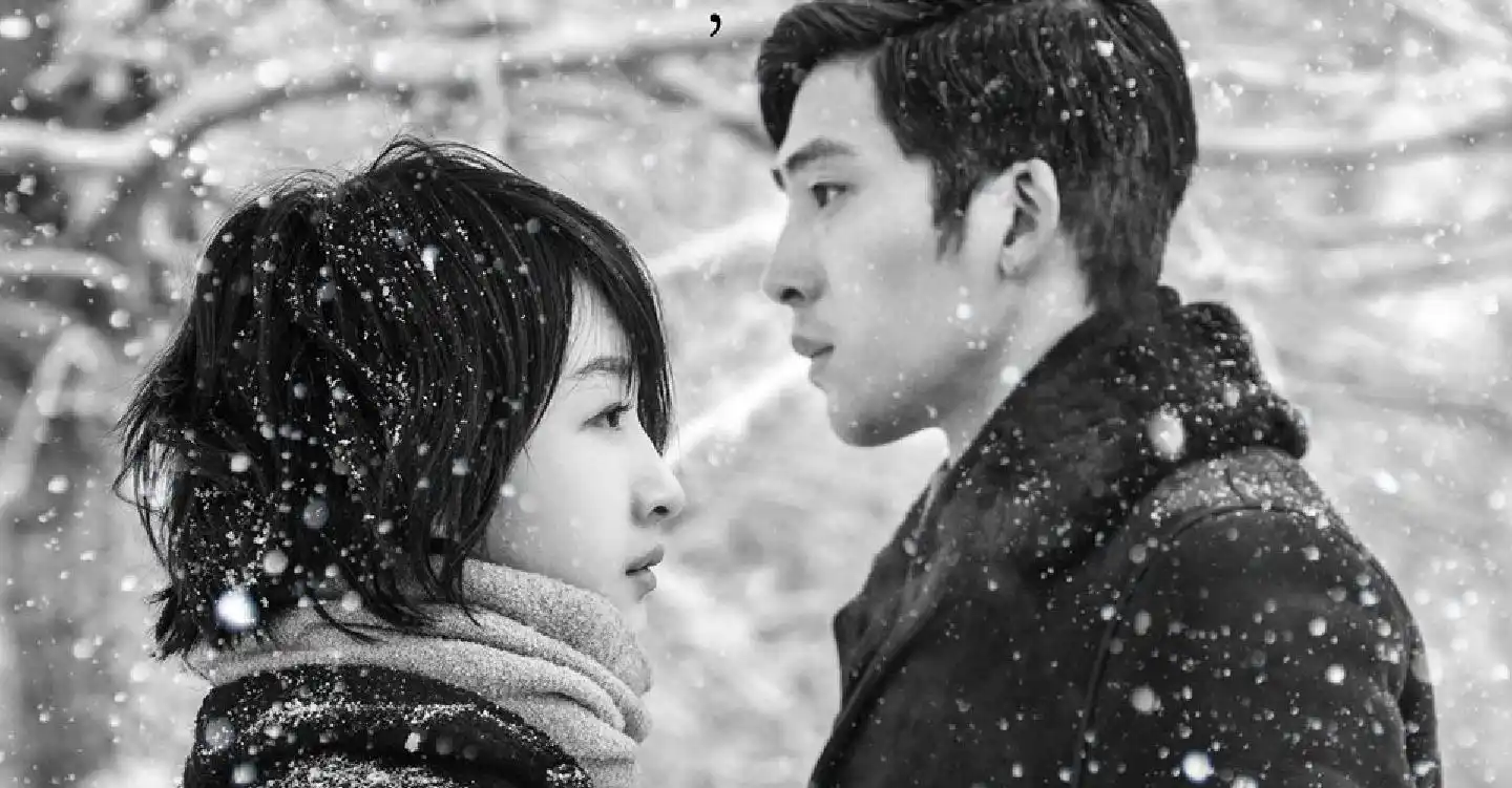 《后来的我们》黑白海报,后来什么都有了,却没有了"我们"