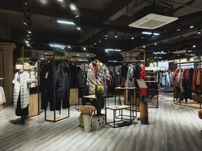 千米豪华展厅,实体库房储备优质货源.