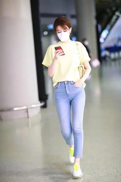 乔欣牛仔裤腰细(内地女演员乔欣穿牛仔裤)2