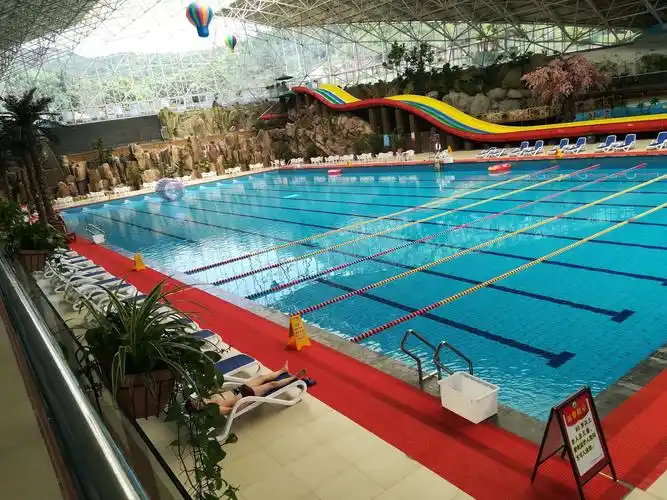 写美篇  今天去洗温泉的地方叫"水云涧",是水上乐园