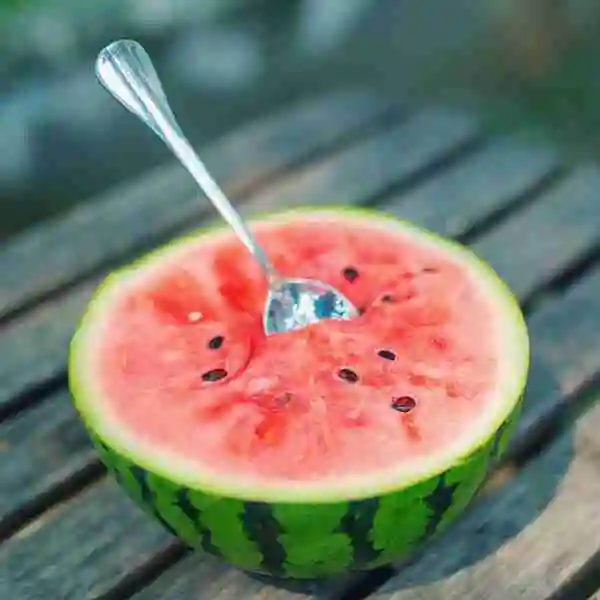 小清新卡通西瓜手机锁屏壁纸【点击鼠标右键下载】