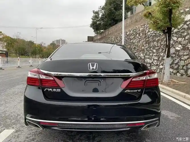 16年的九代雅阁原版车况78出