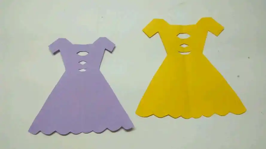 手把手教你用卡纸剪出漂亮的公主裙,孩子也很喜欢的手工剪纸哦!