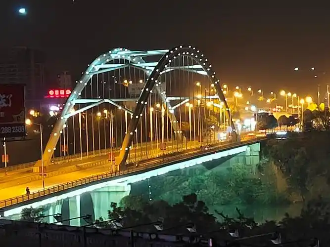 广西百色市百林大桥夜景灯光璀璨灯火辉煌啊