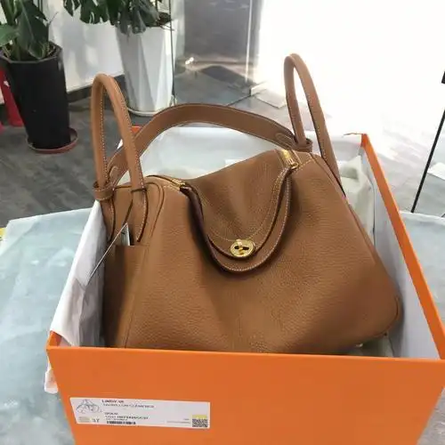hermes爱马仕lindy30金棕金扣z刻