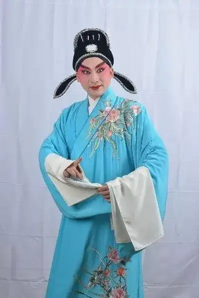 8月16日 15:00结合粤剧经典名本,携手广州粤剧院优秀青年演员,化身 "