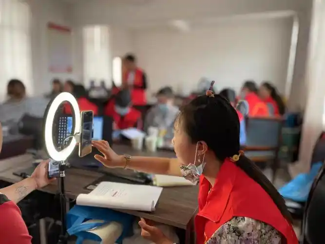 禄丰广通镇开展首期直播培训打开乡村振兴新大门