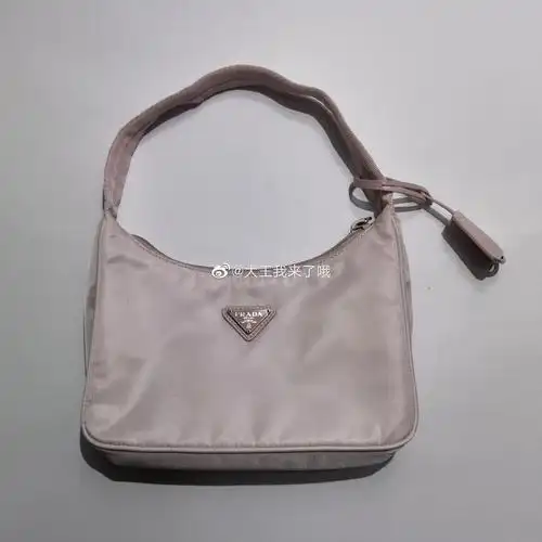 prada普拉达 re—edition 2000女士粉色尼龙单肩腋下手提包