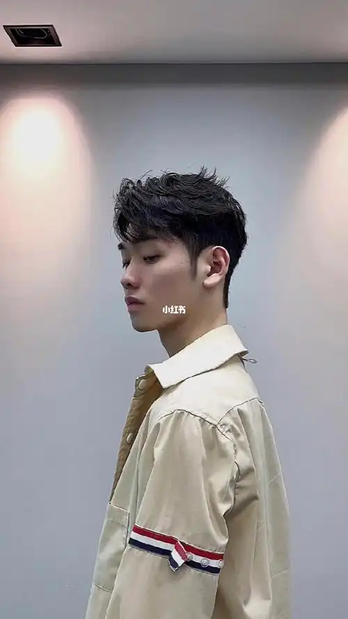 男士二八分纹理烫发推荐