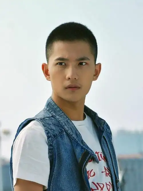 7男星素颜寸头大比拼金秀贤彭于晏杨洋陈冠希谁更胜一筹