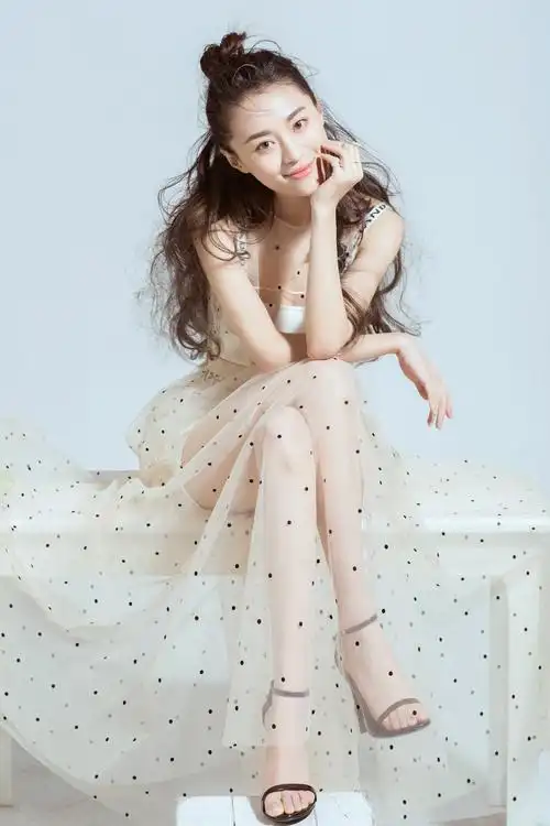 许瑶璇纯白系薄纱写真曝光纯净灵气十足