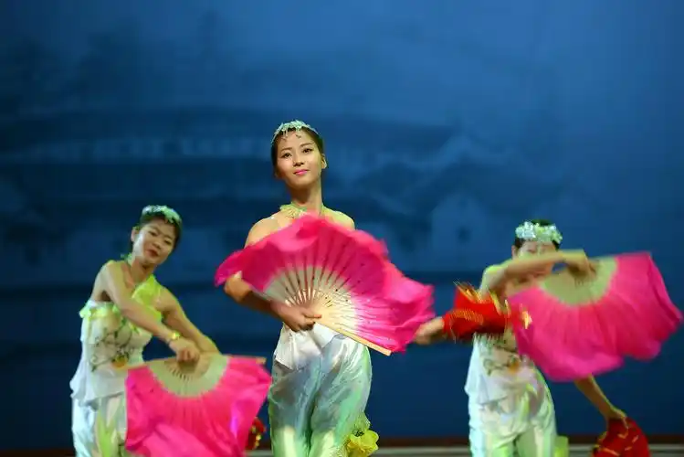 舞蹈《俏兰花》剧照