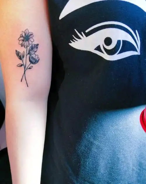 小雏菊纹身图片