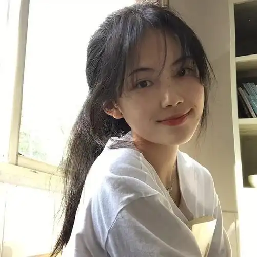 求圆圆脸女生头像