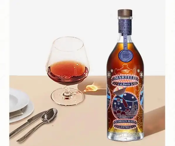 马爹利蓝带傲创干邑白兰地巴黎艺术典藏