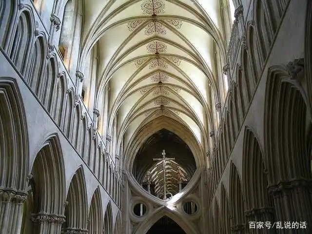 奇特的尖肋拱顶结构