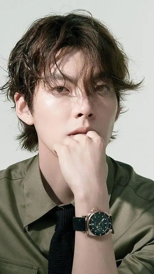 金宇彬帅气写真手机壁纸