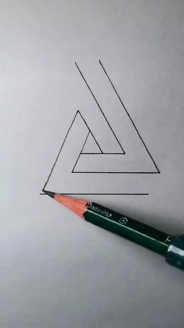 画不一样的立体三角形.