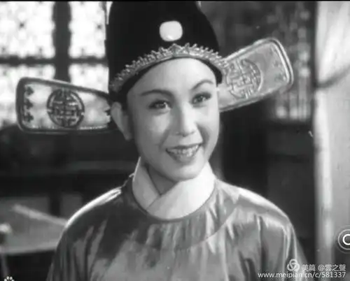 黄梅戏著名表演大师严凤英)