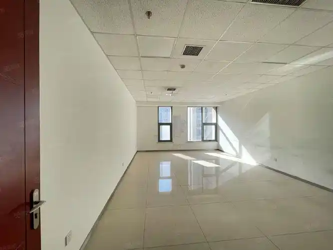 精装适合国企律所,郑州郑东新区新东站片恒天国际大厦写字楼出租-郑州