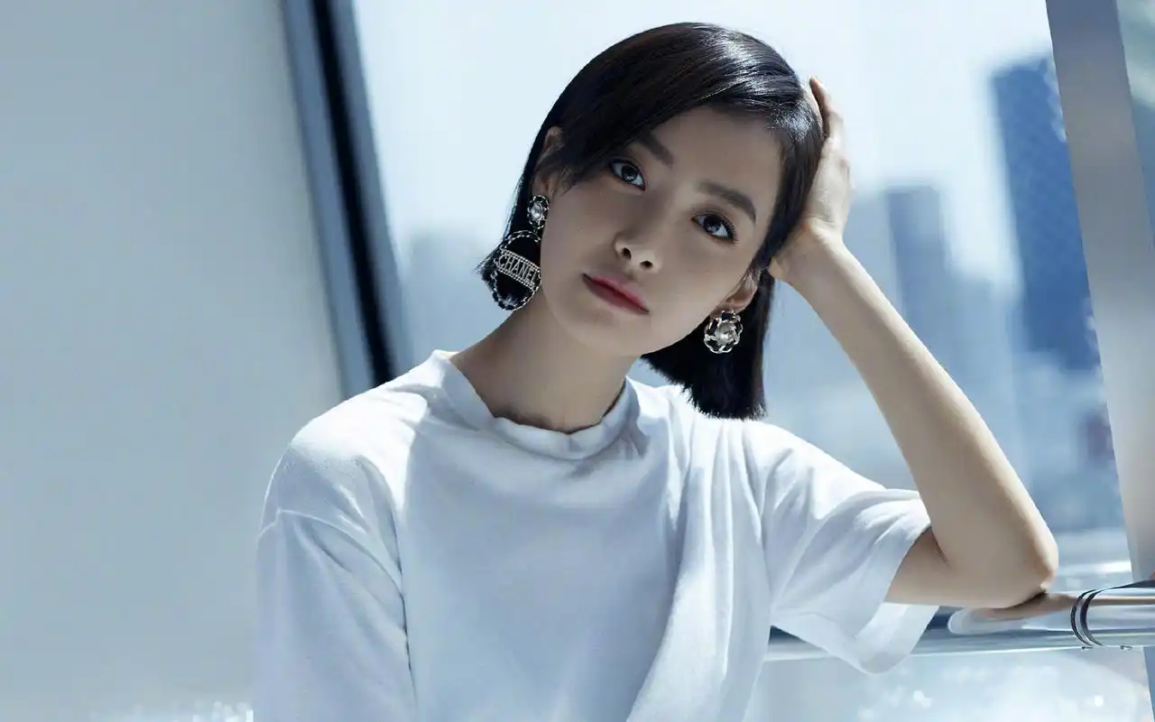 宋茜气质性感高清桌面壁纸