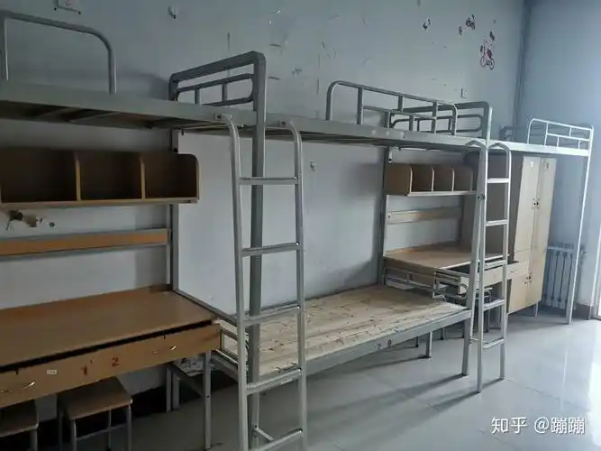 枣庄职业学院薛城校区宿舍八人间是上床下桌吗? - 知乎