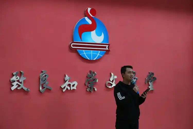 书香润崇文 诗词进万家——新郑市崇文中学举行经典诵读大赛