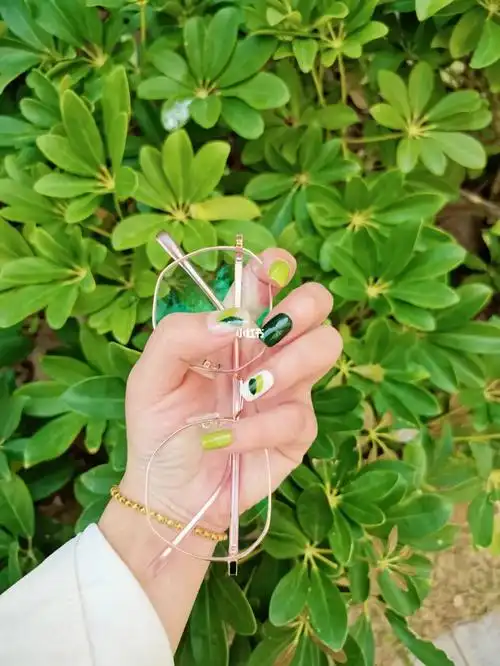 春日美甲清新绿色春色满满