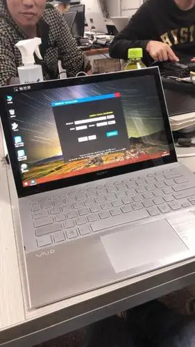 索尼超级本13寸i54g128g价1400