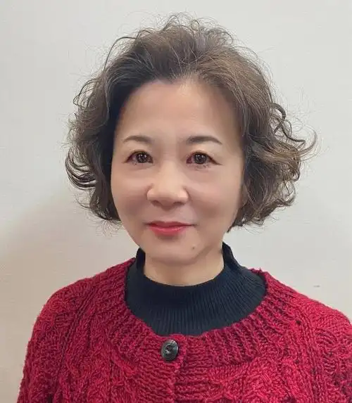 女人60岁以后,发型要么清爽,干练,整洁_易商讯手机版