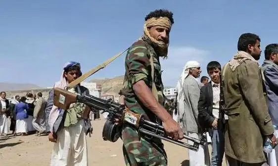 也门胡塞武装很有自知之明!赶快否认导弹是袭击美军舰