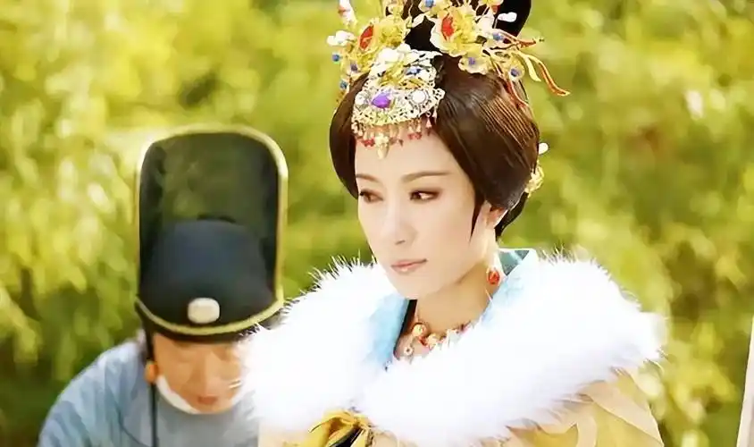 明宪宗晚年感叹膝下无子,太监扑通跪倒:您儿子6岁了,在冷宫里