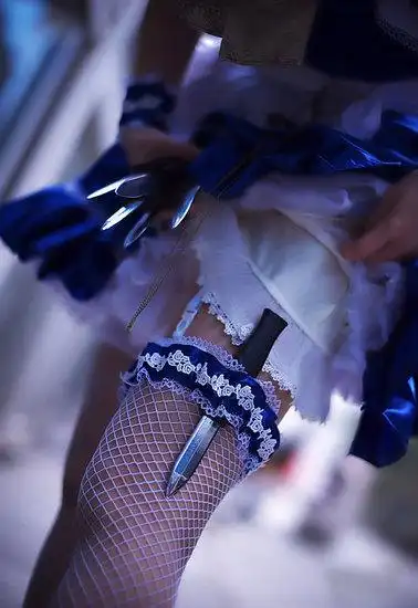 无下限!摄影大师专拍coser裙底风光