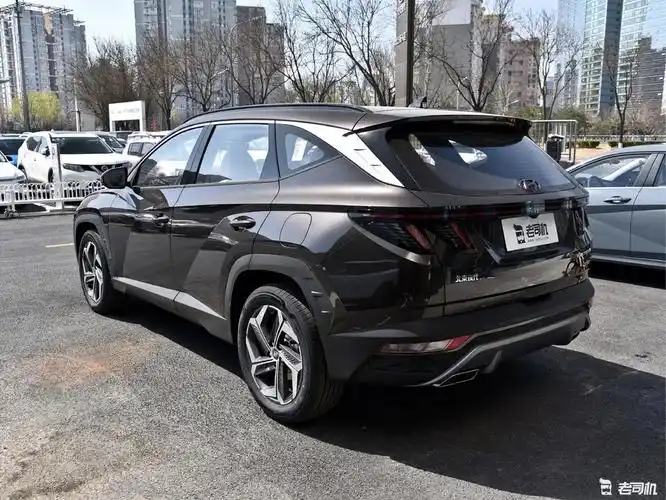 外观很炫酷 小哥带你一起看现代途胜l