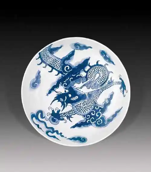 清乾隆青花龙纹盘