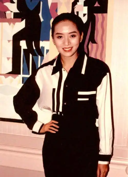 35年前的梅艳芳有多潮,简直时尚风尚标