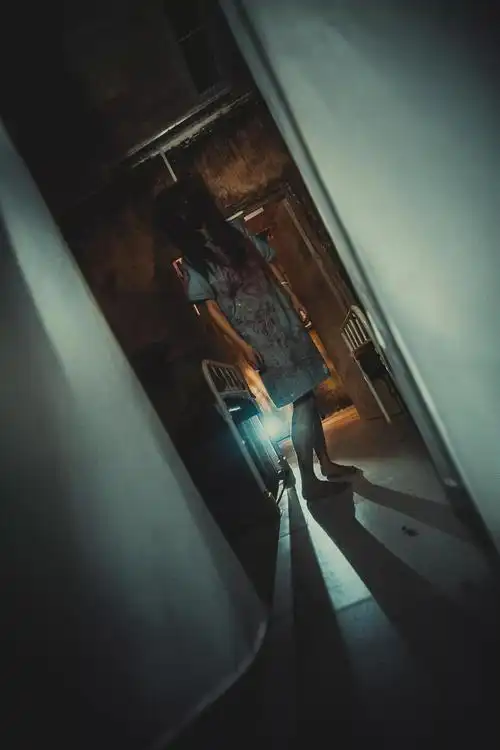 队友哭着求放过_女尸