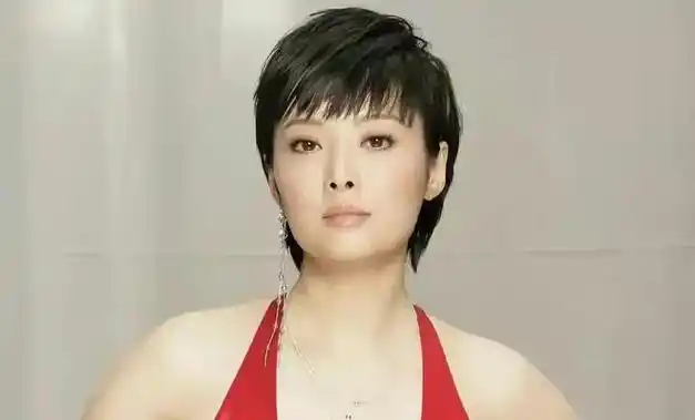 这四位女星有颜又性感导演不但不敢打她们主意还得当祖宗供着