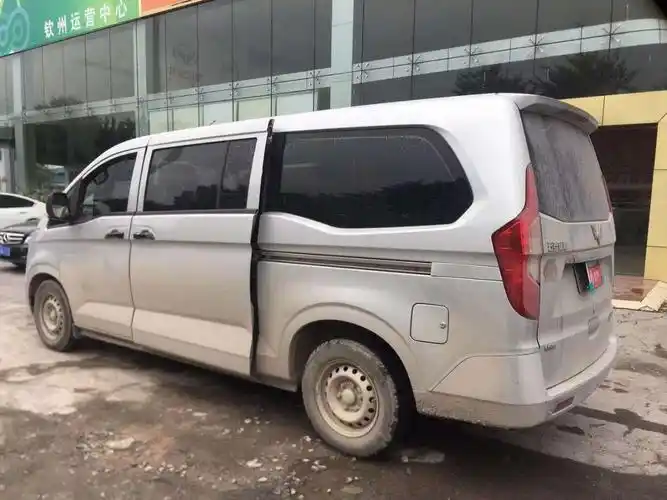 私家车一手16年五菱9座车 全车无事故 费用到明年 仅售3万多