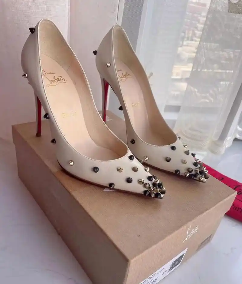 louboutin 路铂廷 萝卜丁 cl 红底鞋 奶白色哑光彩色铆钉 高跟鞋36码