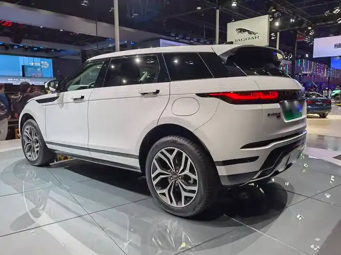 售价44.58 万 路虎揽胜极光 l p300e 上市