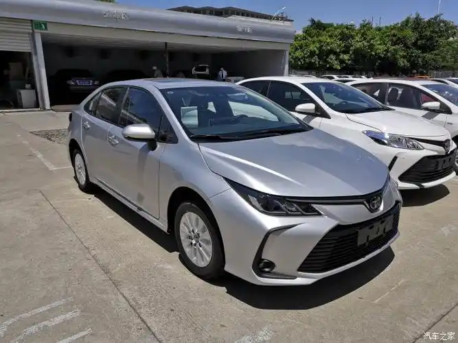 要选就选2021款银金属色豪华款卡罗拉